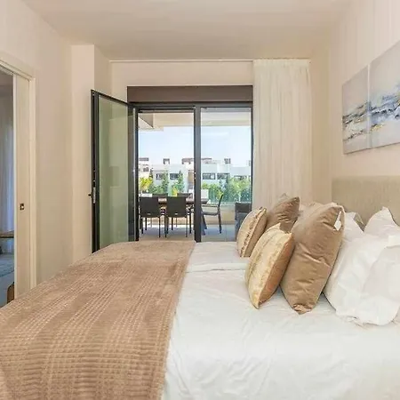 Apartment Sea Views & Walk To The *